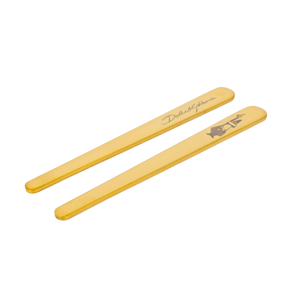 Bialetti Dolce & Gabbana Box Set Moka Express Carretto Siciliano za 2 šoljice, 2 porcelanske šoljice i 2 zlatne kašičice.